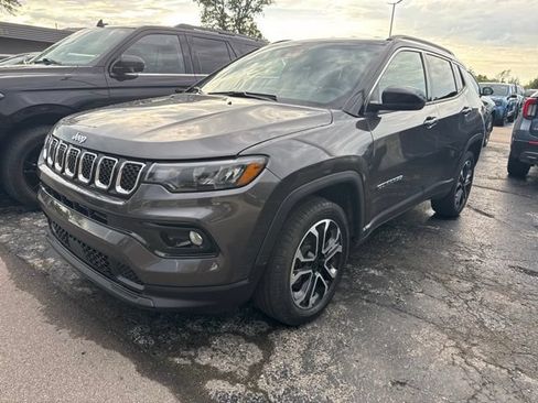 Used 2024 Jeep Compass Limited AWD/4WD image 1