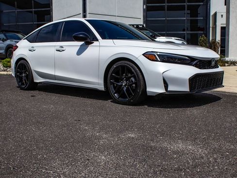 Used 2025 Honda Civic Sport image 3