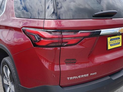 Used 2022 Chevrolet Traverse LT w/ LT Premium Package AWD/4WD image 9