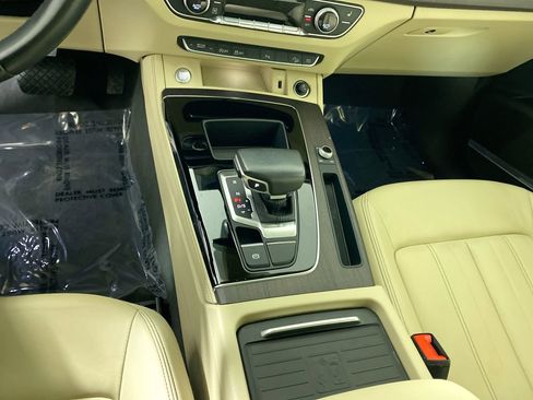 Used 2021 Audi Q5 Premium Plus w/ Premium Plus Package image 16