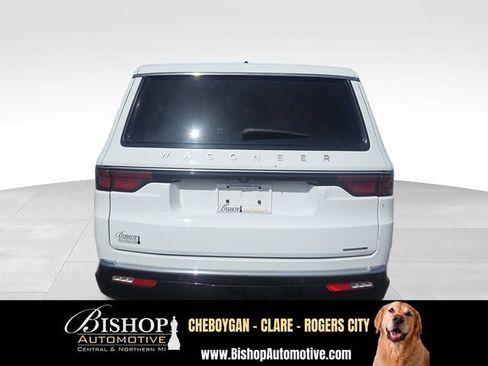 Used 2024 Jeep Wagoneer L Series II w/ Flexible Seating Group AWD/4WD image 5