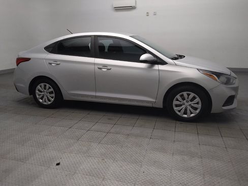Used 2020 Hyundai Accent SE FWD image 11