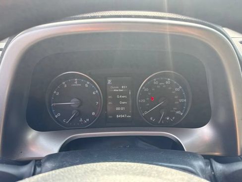 Used 2018 Toyota RAV4 LE w/ Carpet Mat Package AWD/4WD image 10