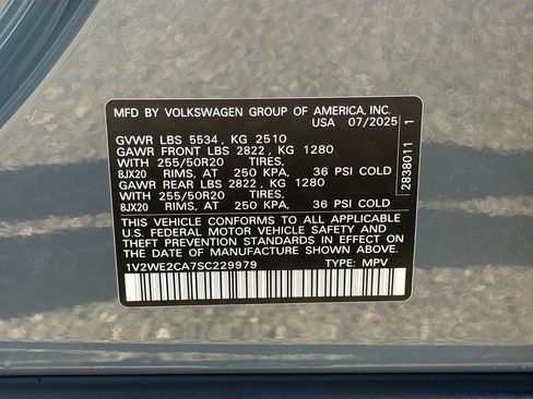 Used 2025 Volkswagen Atlas Cross Sport SE image 42