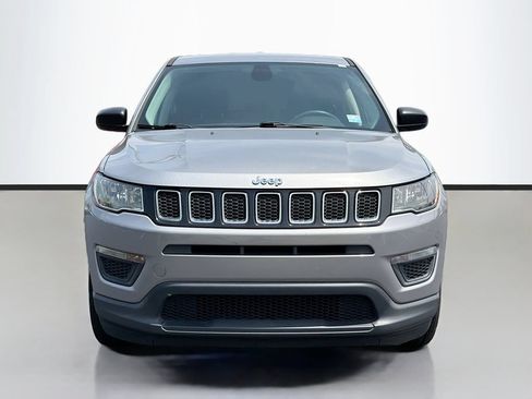 Used 2018 Jeep Compass Sport FWD image 3