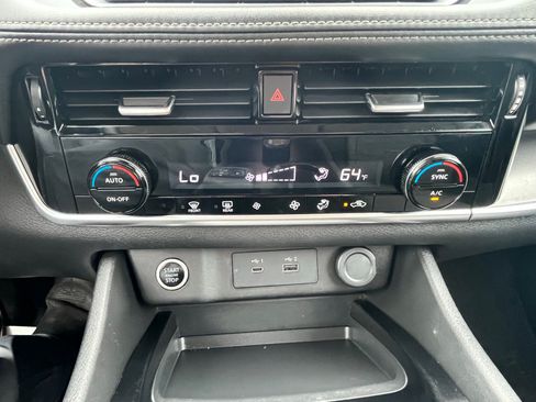 Used 2021 Nissan Rogue SV AWD/4WD image 22