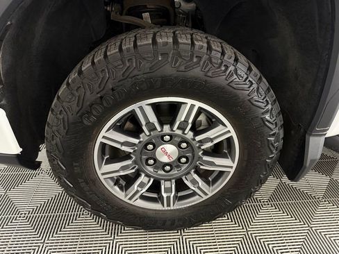 Used 2024 GMC Sierra 1500 AT4 AWD/4WD image 12