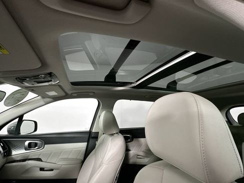 Used 2023 Kia Sorento SX Prestige w/ Panoramic Sunroof Package AWD/4WD image 21