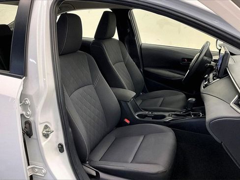 Used 2023 Toyota Corolla LE image 6