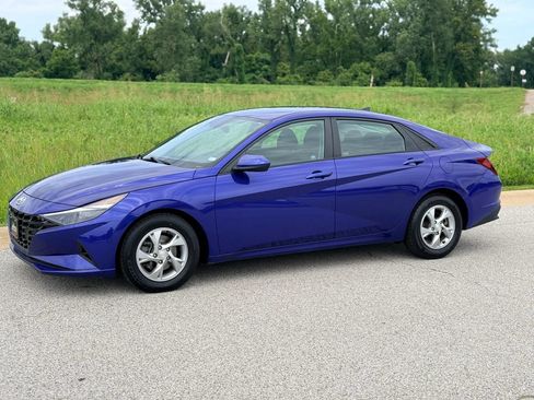 Used 2021 Hyundai Elantra SE FWD image 10