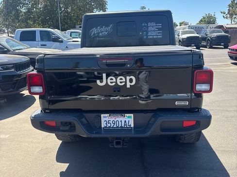Used 2023 Jeep Gladiator Overland w/ Trailer Tow Package AWD/4WD image 4