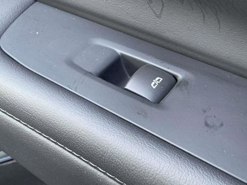 Used 2025 Chevrolet Tahoe LT image 13