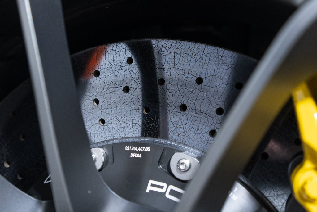 Certified 2018 Porsche 911 GT2 RS RWD image 16