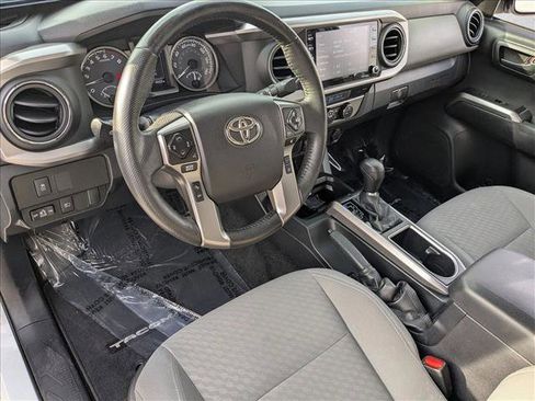 Certified 2022 Toyota Tacoma SR5 image 10