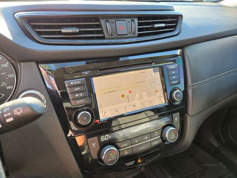 Used 2019 Nissan Rogue SL w/ Premium Package image 25