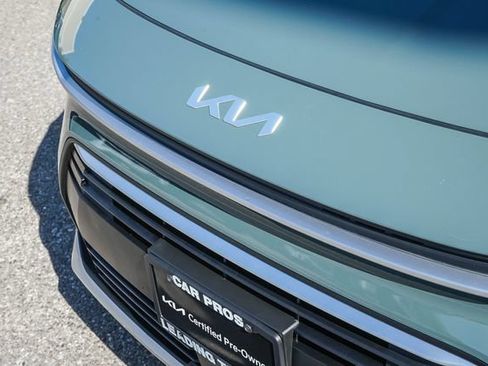 Certified 2025 Kia Niro EX FWD image 7