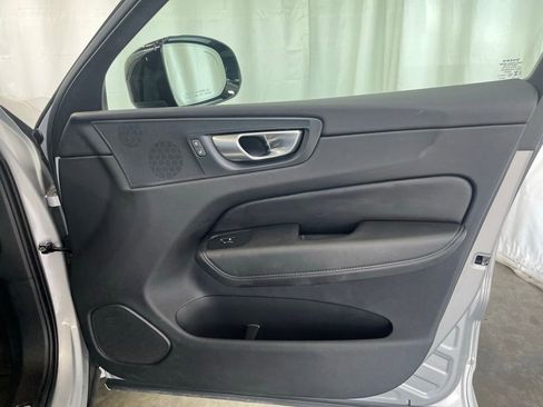 Used 2024 Volvo XC60 B5 Core image 9