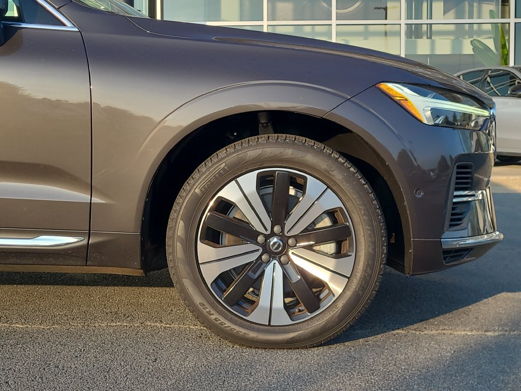 Used 2023 Volvo XC60 T8 Plus AWD/4WD image 9