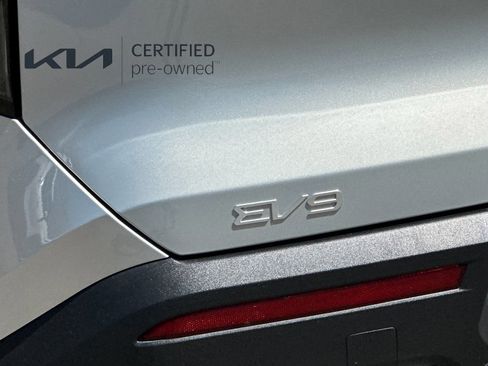Certified 2024 Kia EV9 Light Long Range RWD image 28