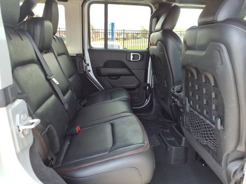 Used 2022 Jeep Wrangler Unlimited Rubicon AWD/4WD image 16