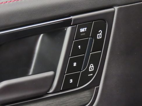 Certified 2025 Porsche Cayenne GTS AWD/4WD image 37