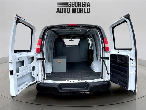 Used 2012 Chevrolet Express 2500 w/ Cold Climate Package image 9