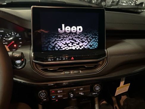 New 2026 Jeep Compass Latitude image 19