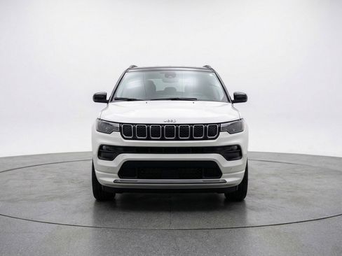 Used 2025 Jeep Compass Limited image 2