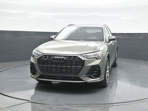 Used 2025 Audi Q3 2.0T Premium AWD/4WD image 2