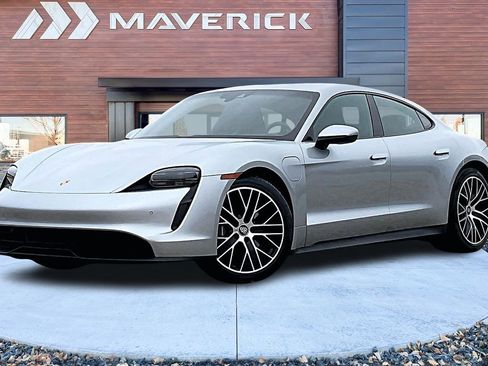 Used 2022 Porsche Taycan image 3