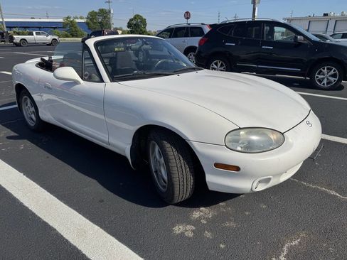 Used 2000 MAZDA MX-5 Miata RWD image 8