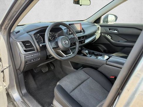 Used 2024 Nissan Rogue SV FWD image 9