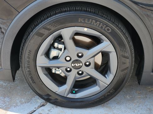 Used 2025 Kia K4 FWD image 13