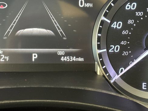 Used 2022 Toyota Highlander XLE FWD image 9