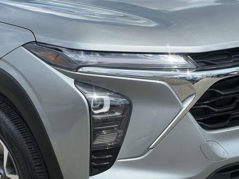 Used 2024 Chevrolet Trax LT w/ Driver Confidence Package image 10