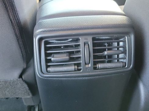 Used 2020 Nissan Rogue Sport S image 10