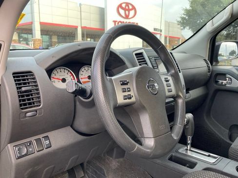 Used 2018 Nissan Frontier Desert Runner RWD image 9