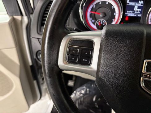 Used 2015 Dodge Grand Caravan SXT w/ Rear Park Assist Package image 19