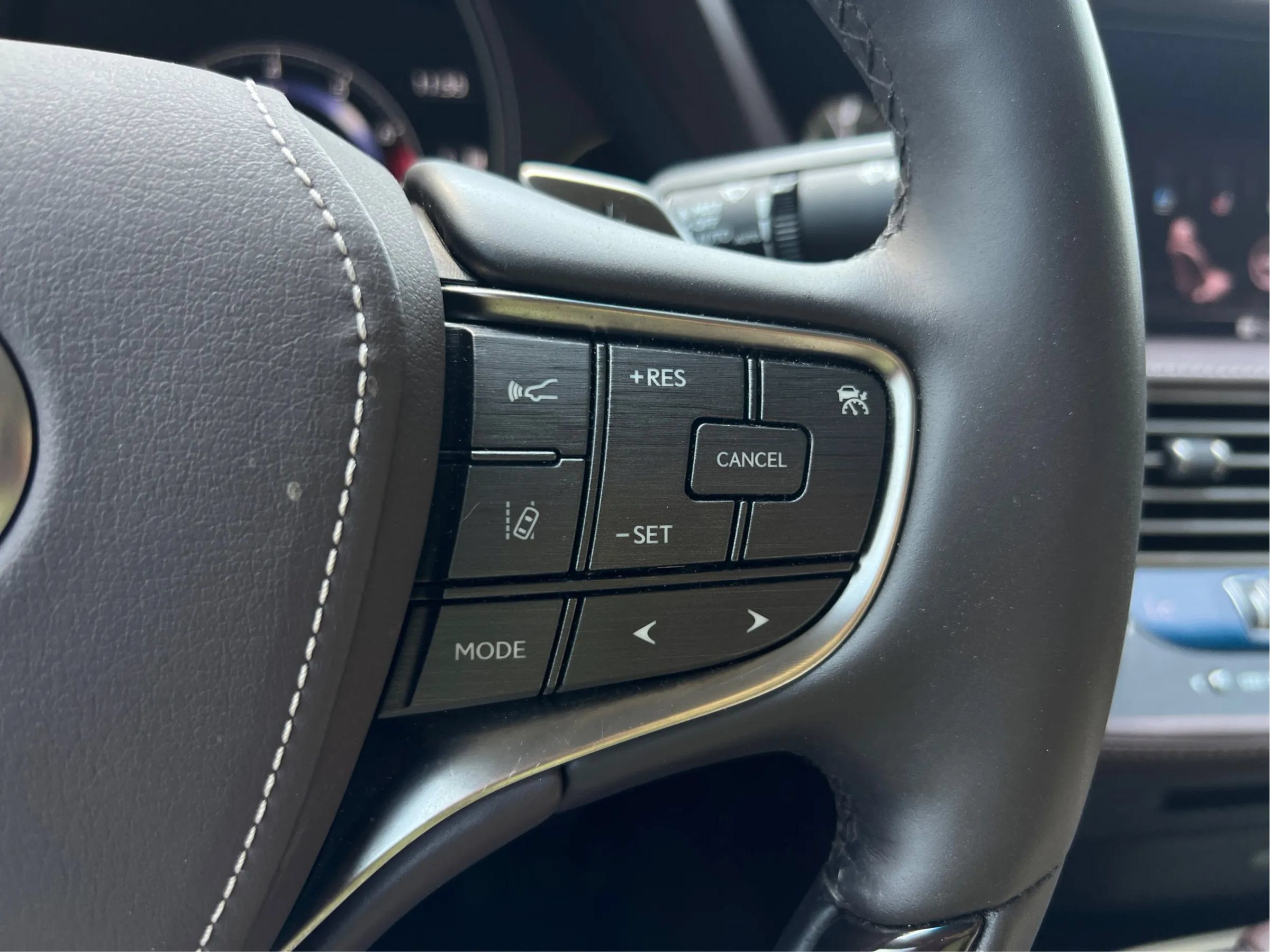 Used 2018 Lexus LS 500 w/ Luxury Package RWD image 34