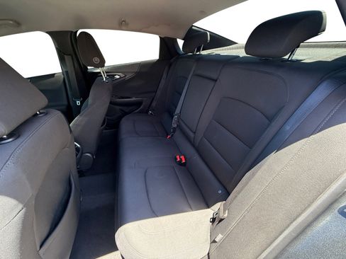 Used 2018 Chevrolet Malibu LT FWD image 16