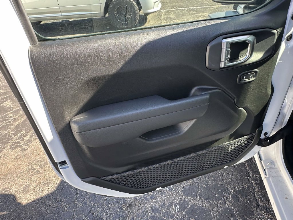 Used 2026 Jeep Wrangler Unlimited Sport AWD/4WD image 13