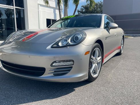 Used 2011 Porsche Panamera 4 image 31