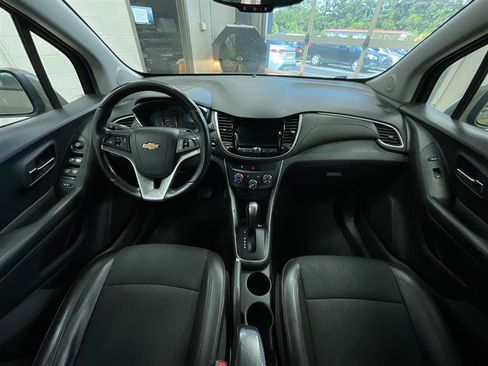 Used 2022 Chevrolet Trax LT w/ Driver Confidence Package AWD/4WD image 22