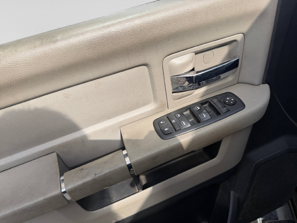 Used 2012 RAM 1500 Classic SLT AWD/4WD image 19