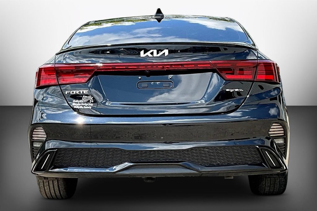 Used 2023 Kia Forte GT-Line w/ GT-Line Premium Package FWD image 5