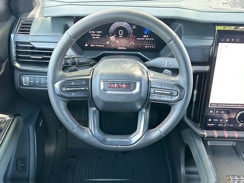Used 2024 GMC Acadia AT4 w/ Luxury Package AWD/4WD image 13