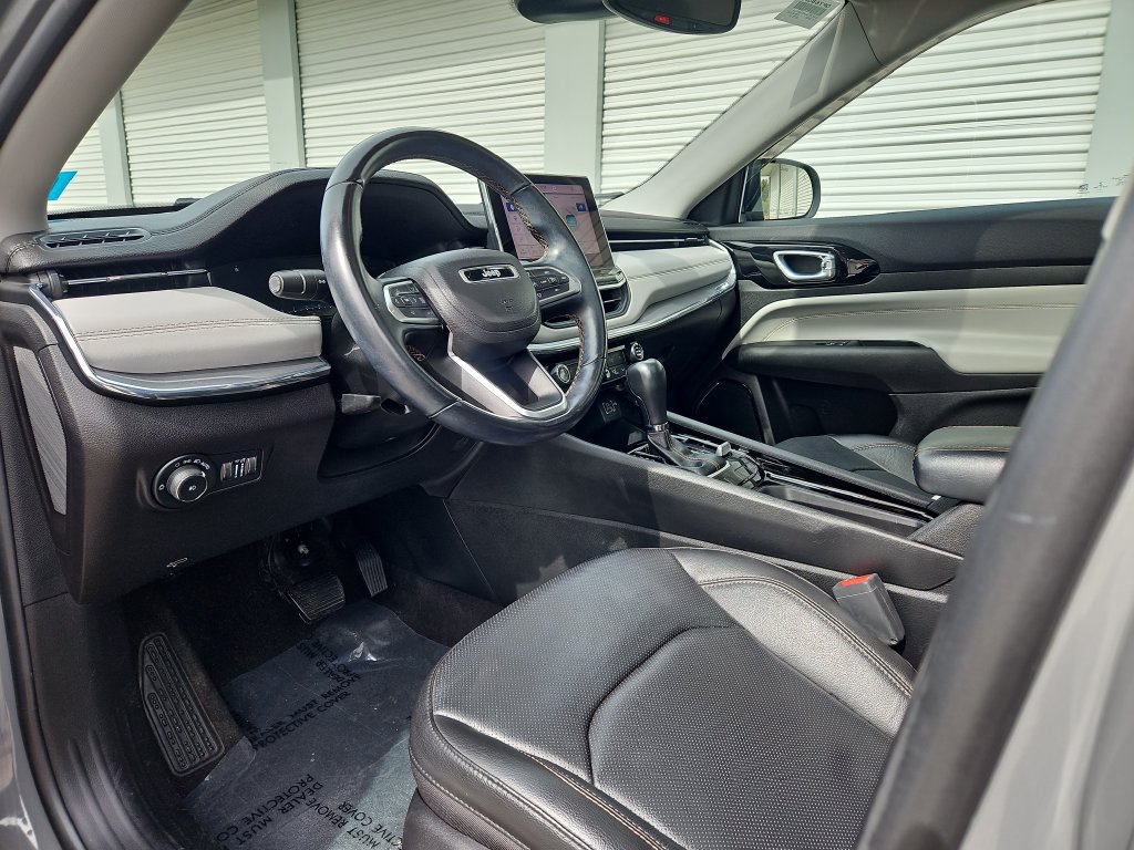 Used 2022 Jeep Compass Limited w/ Elite Group AWD/4WD image 4
