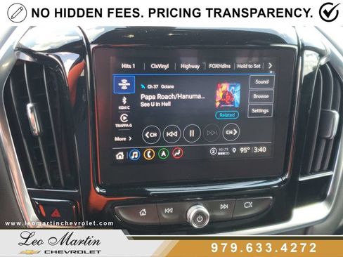 Used 2023 Chevrolet Traverse RS FWD image 24