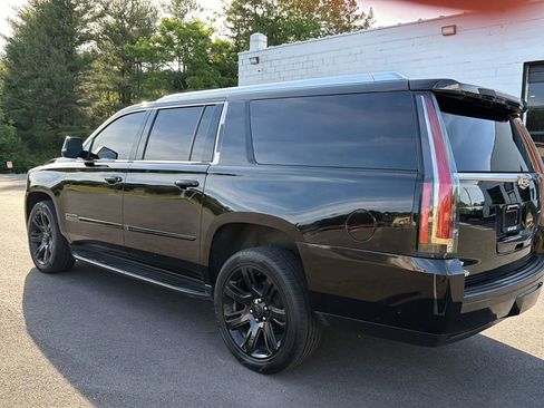 Used 2016 Cadillac Escalade ESV Luxury AWD/4WD image 5