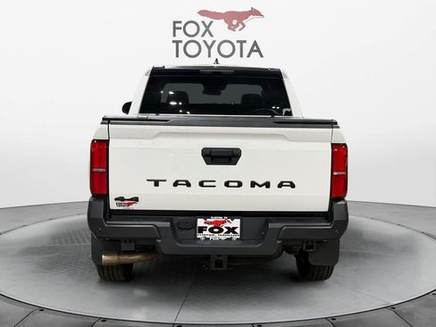 Used 2025 Toyota Tacoma SR w/ SR Upgrade Package AWD/4WD image 5